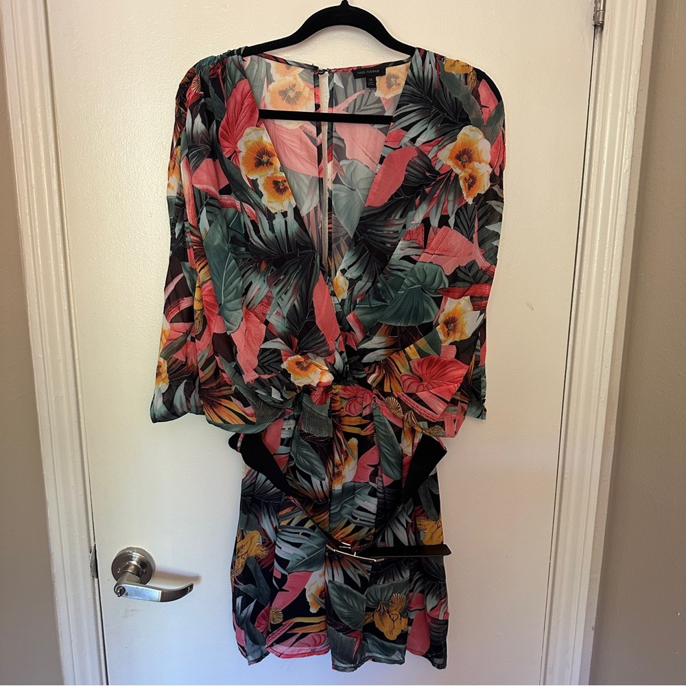 2020AVE Miss Avenue Curve Vibrant Tropical Printed Romper - Sz 1X - Picture 7 of 9